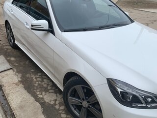 2013 Mercedes-Benz E-Класс 200 IV (W212, S212, C207) Рестайлинг, белый, 2200000 рублей, вид 1