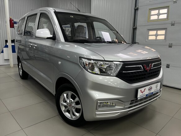 2022 Wuling Hongguang V, серый