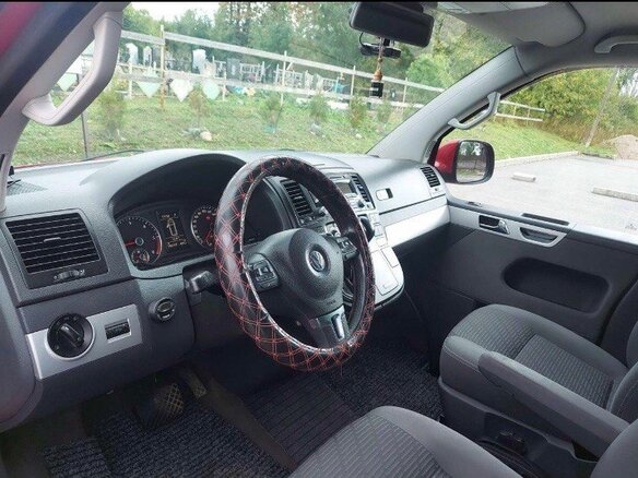 2009 Volkswagen Multivan T5 Рестайлинг, красный, 2222222 рублей - вид 4