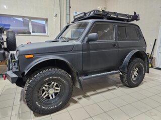1996 Lada (ВАЗ) 2121 (4x4) I Рестайлинг, чёрный, 1950000 рублей, вид 3