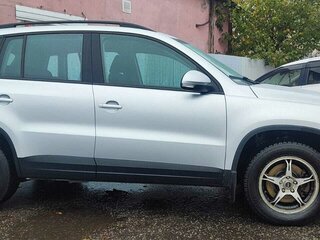 2011 Volkswagen Tiguan I, серебристый, 940000 рублей, вид 4