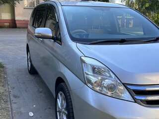 2012 Toyota ISis I Рестайлинг, серебристый, 1130000 рублей, вид 3
