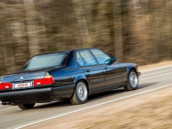 1993 BMW 7 серии 740i II (E32), серый - вид 13