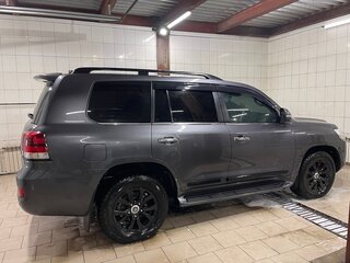 2016 Toyota Land Cruiser 200 Series Рестайлинг 2, серый, 5700000 рублей, вид 3