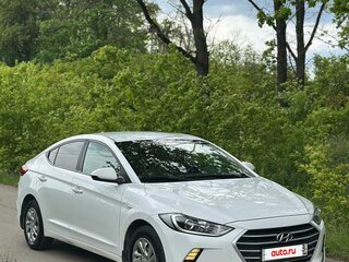2017 Hyundai Elantra VI (AD), белый, 1470000 рублей, вид 2