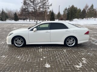 2012 Toyota Crown XIII (S200), белый, 1710000 рублей, вид 3