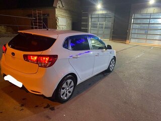 2016 Kia Rio III Рестайлинг, белый, 850000 рублей, вид 5