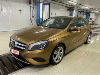 2013 Mercedes-Benz A-Класс 180 III (W176), бежевый, 1500000 рублей, вид 1