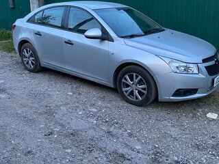 2011 Chevrolet Cruze I, серебристый, 600000 рублей, вид 1