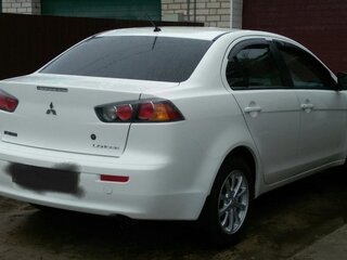 2011 Mitsubishi Lancer X Рестайлинг, белый, 1515000 рублей, вид 4