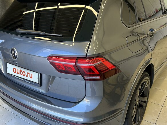 2020 Volkswagen Tiguan II Рестайлинг, серый, 3300000 рублей - вид 7