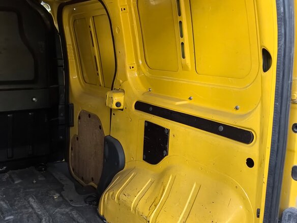 2013 Ford Transit Connect, жёлтый, 920000 рублей - вид 6