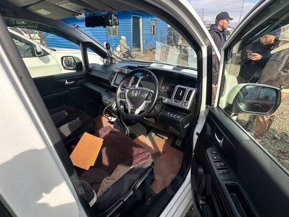 2012 Honda Stepwgn Spada IV Рестайлинг, белый, 2000000 рублей - вид 14