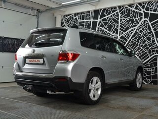 2011 Toyota Highlander II (XU40) Рестайлинг, серебристый, 2550000 рублей, вид 3