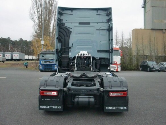 2023 Renault T-Series, серебристый, 12000000 рублей - вид 7