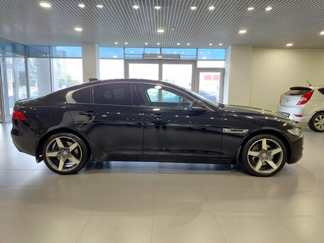 2016 Jaguar XE I, чёрный, 1400000 рублей, вид 4