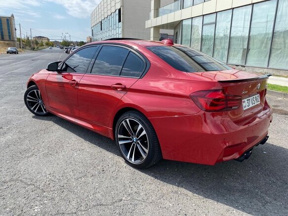 2018 BMW 3 серии 330i xDrive VI (F3x) Рестайлинг, красный, 2000000 рублей - вид 17