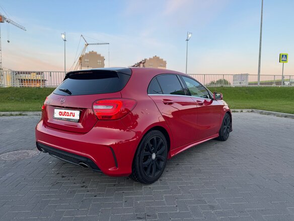 2013 Mercedes-Benz A-Класс 180 III (W176), красный, 1600000 рублей - вид 3