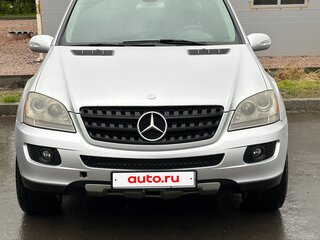 2005 Mercedes-Benz M-Класс 350 II (W164), серебристый, 1100000 рублей, вид 2
