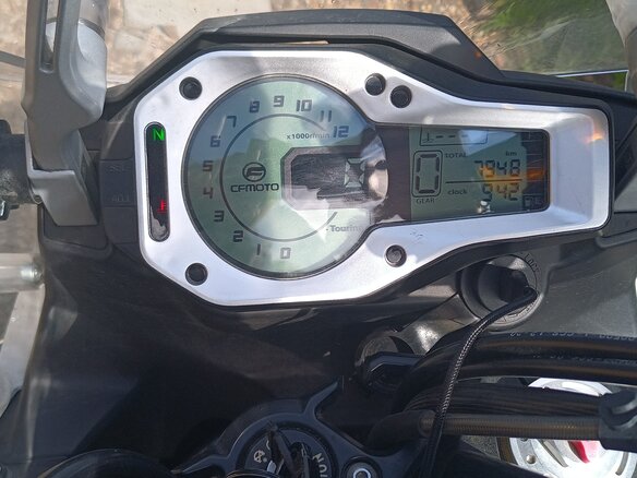 2022 CFMoto 650MT, белый, 500000 рублей - вид 9