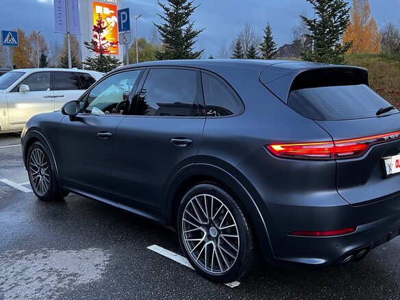 2018 Porsche Cayenne S III, серый, 7900000 рублей - вид 4