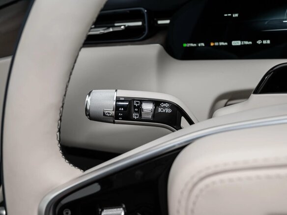 2026 Zeekr 9X 55 kWh (до 3.5 т), белый - вид 15