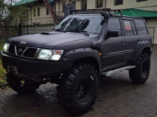 2001 Nissan Patrol V (Y61), чёрный, 2400000 рублей, вид 1