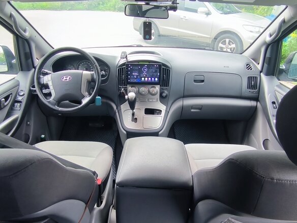 2012 Hyundai H-1 II, серебристый, 1850000 рублей - вид 10
