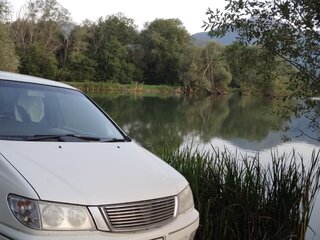 2000 Nissan Presage I, белый, 700000 рублей, вид 2