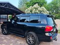 2014 Toyota Land Cruiser 200 Series Рестайлинг 1, чёрный, 4120000 рублей - вид 3