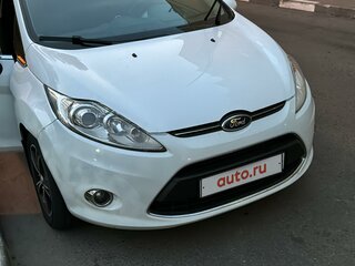 2011 Ford Fiesta Mk6, белый, 850000 рублей, вид 1