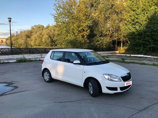 2011 Skoda Fabia II Рестайлинг, белый, 459000 рублей, вид 2