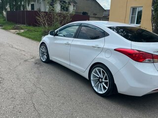 2011 Hyundai Elantra V (MD), белый, 900000 рублей, вид 2