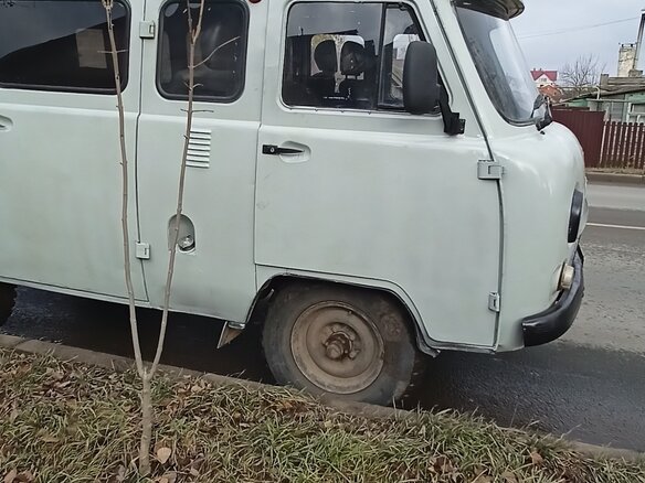 2004 УАЗ 2206, белый, 360000 рублей - вид 4