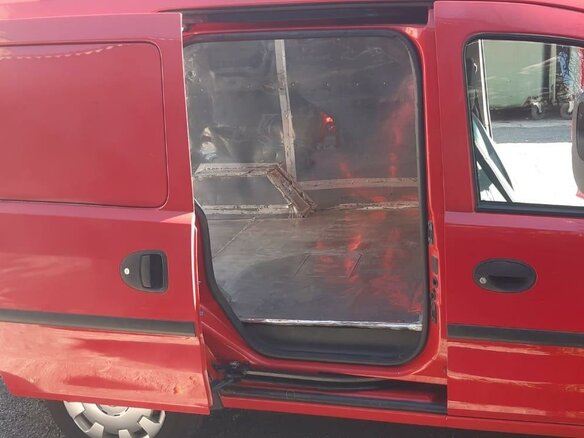 2005 Opel Combo, красный, 750000 рублей - вид 1