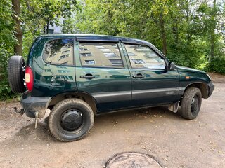 2004 Chevrolet Niva I, зелёный, 300000 рублей, вид 3