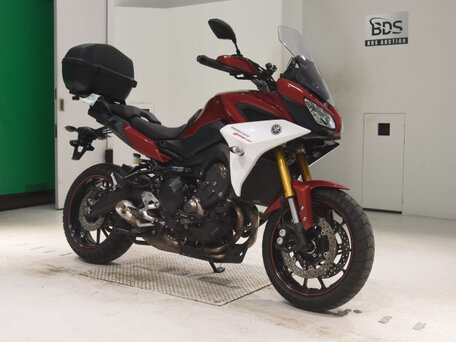 2019 Yamaha MT-09 Tracer (FJ-09), красный, 1000000 рублей, вид 3