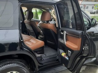 2014 Toyota Land Cruiser 200 Series Рестайлинг 1, чёрный, 3999000 рублей, вид 1