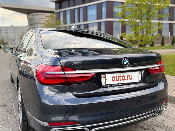 2019 BMW 7 серии 730d xDrive VI (G11/G12), серый, 4508565 рублей - вид 2