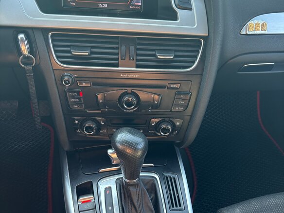 2011 Audi A4 8-speed IV (B8), чёрный, 900000 рублей - вид 14