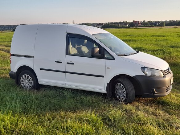 2011 Volkswagen Caddy, белый, 1000000 рублей - вид 1