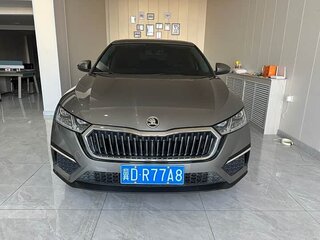 2022 Skoda Octavia IV (A8), серый, 1900000 рублей, вид 2