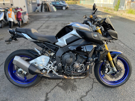 2017 Yamaha MT-10SP, серебристый, 970000 рублей, вид 3