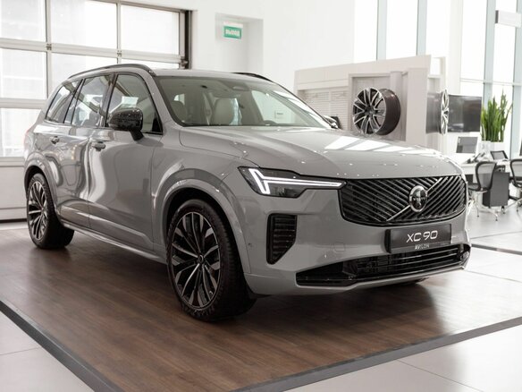 2026 Volvo XC90 B6 II Рестайлинг 2, серый - вид 1