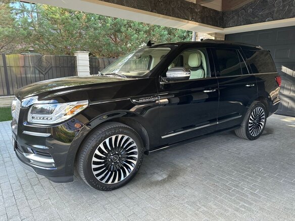 2018 Lincoln Navigator IV, чёрный, 6000000 рублей