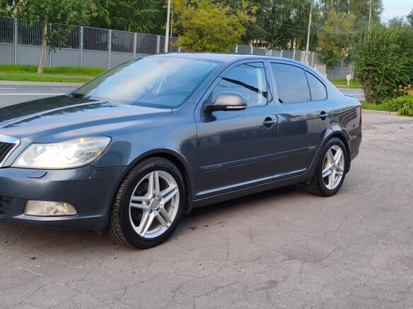 2011 Skoda Octavia DSG7 II (A5) Рестайлинг, серый, 870000 рублей
