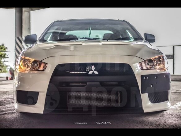 2010 Mitsubishi Lancer Evolution X, белый, 5000000 рублей - вид 2