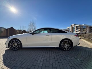 2017 Mercedes-Benz E-Класс 400 V (W213, S213, C238), белый, 5300000 рублей, вид 1