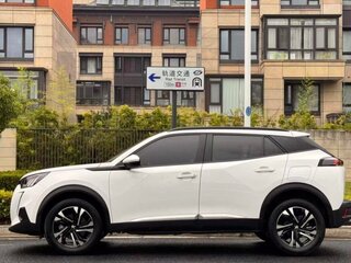 2023 Peugeot 2008 II, белый, 1506000 рублей, вид 3