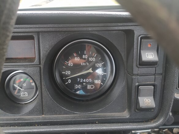 2010 Lada (ВАЗ) 2105, белый, 240000 рублей - вид 5